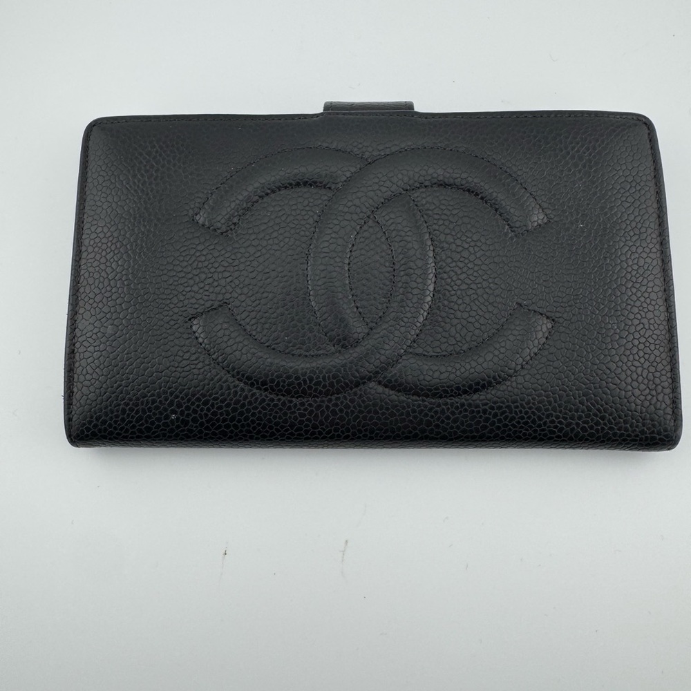 Vintage CHANEL Black Caviar Leather Long Wallet Kiss Lock Coin Embossed CC Logo